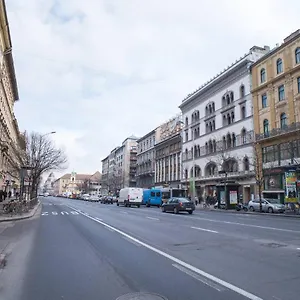 Cosy & A/c , Budapest Ungheria
